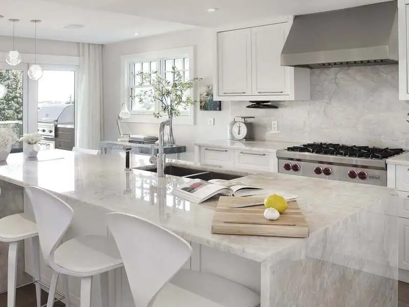 Cristallo Quartzite: Pricing, Real vs. Fake, and Everything You Should Ask Before Buying